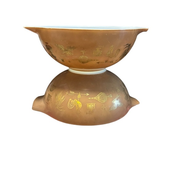 2 Vintage Pyrex Early American 4 Quart 444 Cinderella Brown Gold Mixing Bowls - Picture 1 of 16